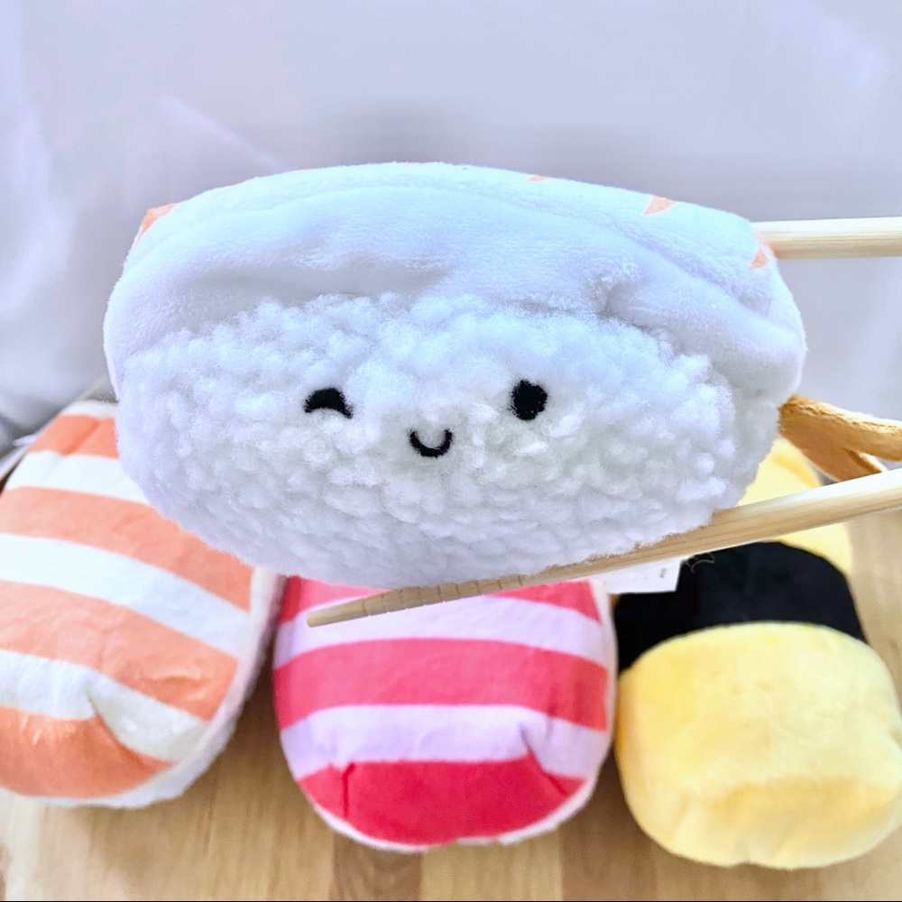*ON PAUSE UNTIL FURTHER NOTICE* 4 mini sushi plushie set - Picture 4 of 8